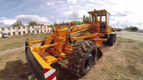 Отличительная особенность ходовой части грейдера ГС-10.01