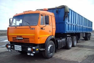 автомобиль КамАЗ-5410 с прицепом