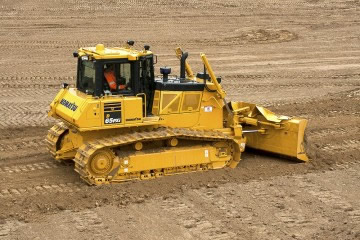 komatsu презентовала новый бульдозер, пригодный для выполнения различных видов работ с минимальными затратами времени на перенастройку