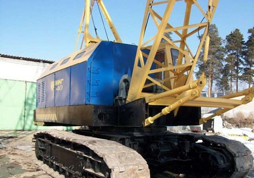 Применение и технические особенности гусеничного крана МКГ-40