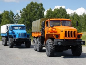 бортовой грузовик "Урал-4320" тентованный