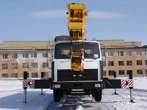 Принципы работы гидравлической системы автокрана Ивановец
