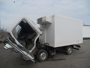 каким образом происходит обслуживание двигателя Isuzu Elf 3.5
