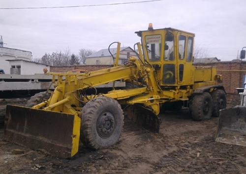 Модель автогрейдера ДЗ-180А, основные характеристики