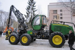харвестер 1270 Е от Джон Дир, его отличия от предыдущей серии