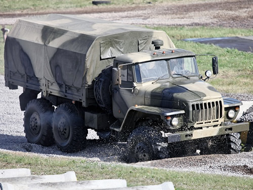 хорошие параметры проходимости грузового автомобиля "Урал-4320-10"