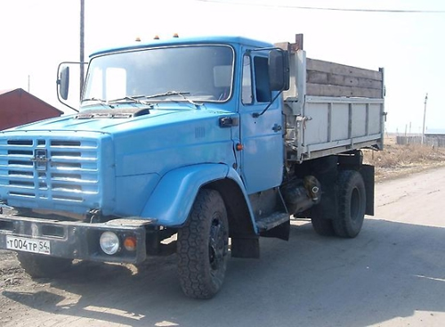 Двигатель, кабина и ходовая самосвала ЗИЛ-4331